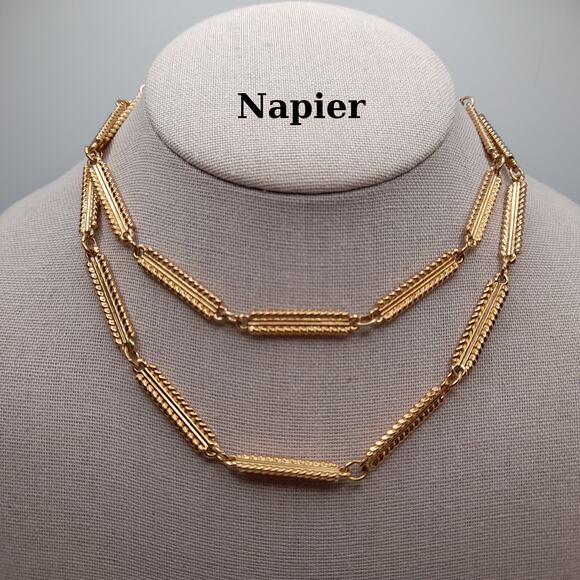 Vintage Napier Gold Tone Long Chain Necklace 30" Textured Links Classic Jewelry - Picture 1 of 11